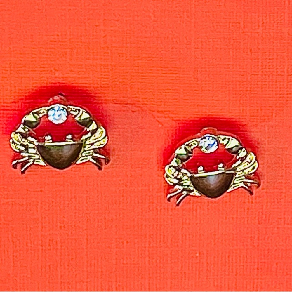 Goldtone Crab Stud Earrings with Crystal Accent - Picture 1 of 2